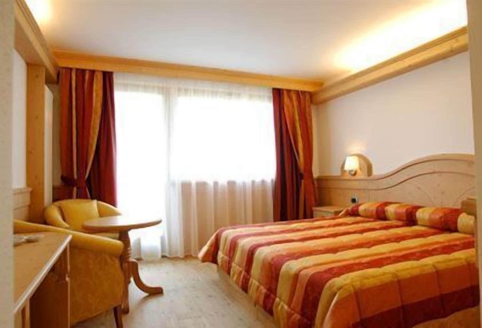 Nivis Hotel Folgarida Esterno foto