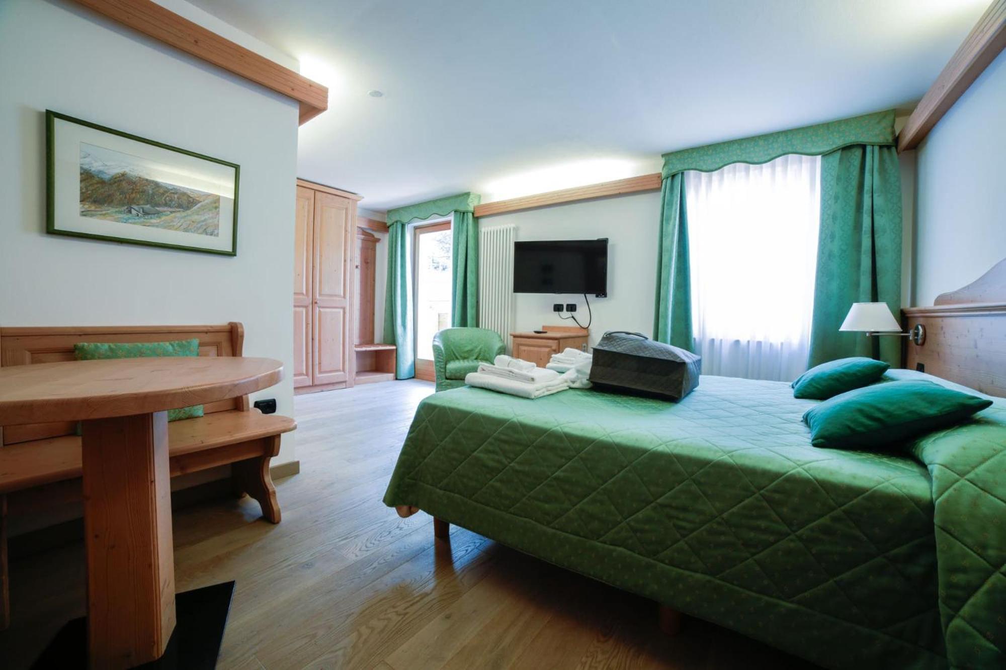 Nivis Hotel Folgarida Esterno foto